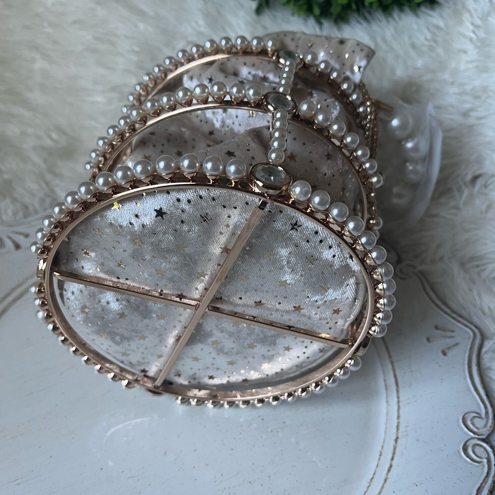 BOGO Elegant Pearl-Embellished gold tone basket or Bag - Picture 7 of 12